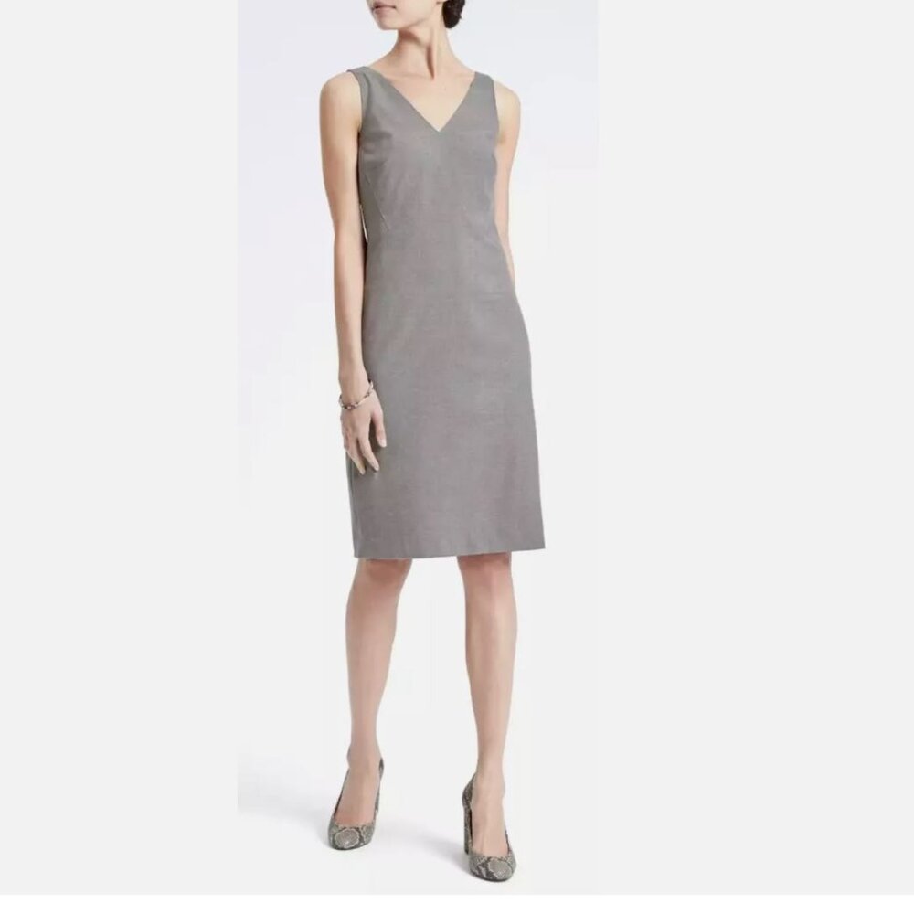 Banana Republic size 0 gray v-neck sheath